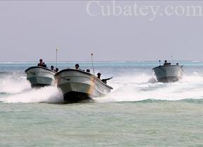 La Armada Colombiana detiene 10 balseros cubanos en Colombia que se dirigían a EE.UU.