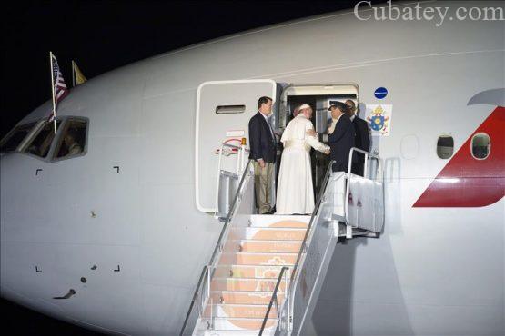 El papa Francisco se despide de Estados Unidos y viaja rumbo a Roma