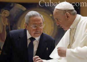 Los ateos hermanos Castro abren las puertas de Cuba a la Iglesia