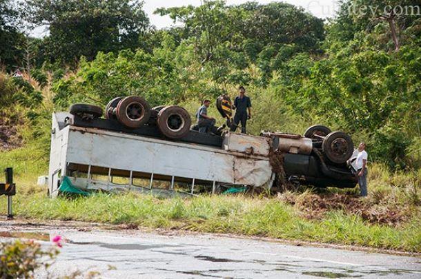 Choque en Cuba deja 13 muertos y 20 heridos Choque en Cuba deja 13 muertos y 20 heridos