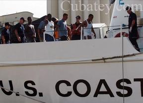 Repatrían a 50 inmigrantes cubanos interceptados en el estrecho de la Florida Repatrían a 50 inmigrantes cubanos interceptados en el estrecho de la Florida