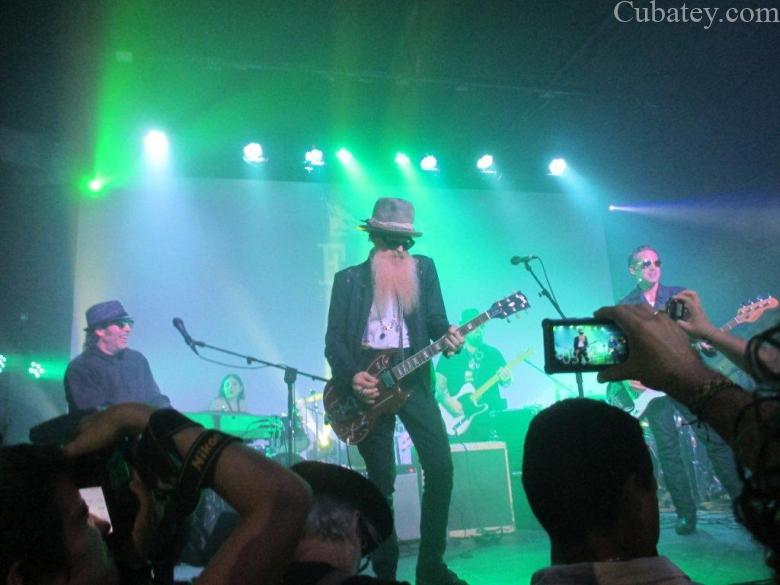 La banda ZZ Top conmocionó al público en la Fábrica de Arte Cubano La banda ZZ Top conmocionó al público en la Fábrica de Arte Cubano