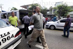 Detenido con violencia en Santiago de Cuba José Daniel Ferrer 