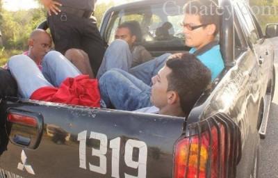 Rescatan a ocho migrantes cubanos en una casa de México Rescatan a ocho migrantes cubanos en una casa de México