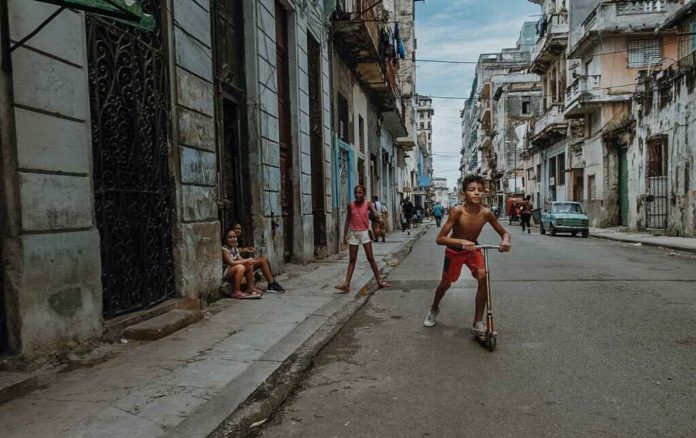 El deterioro de la situación en Cuba conduce a un aumento de la represión y un declive económico