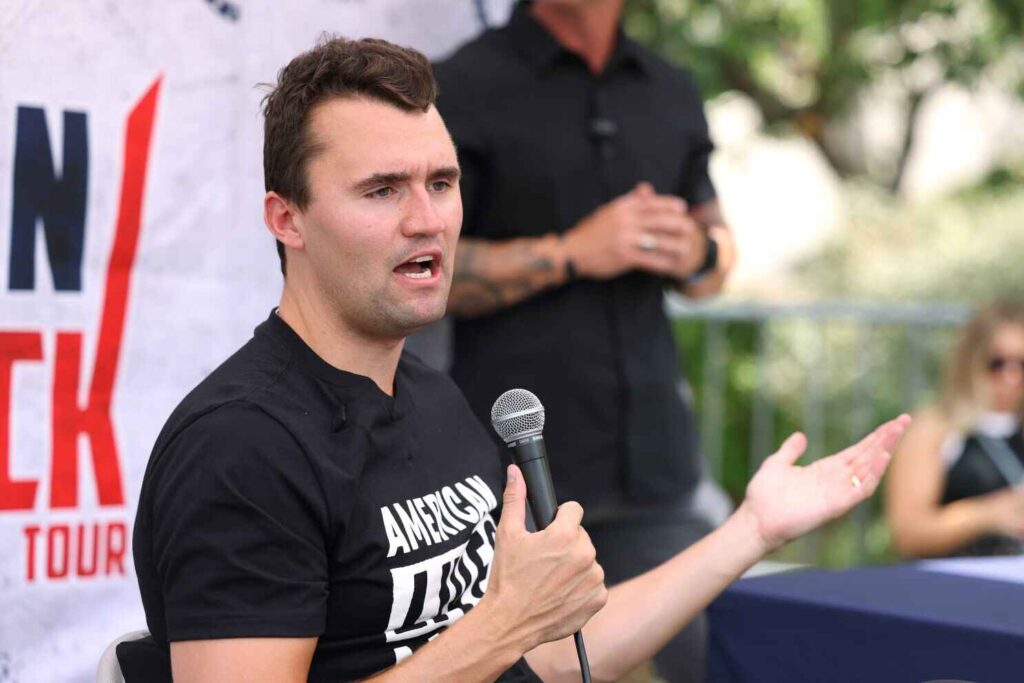 Charlie Kirk en un evento para estudiantes universitarios. Foto: Archivo Cubatey